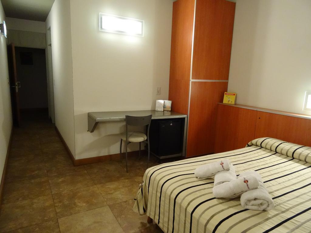 Hotel Necof Rosario Bilik gambar
