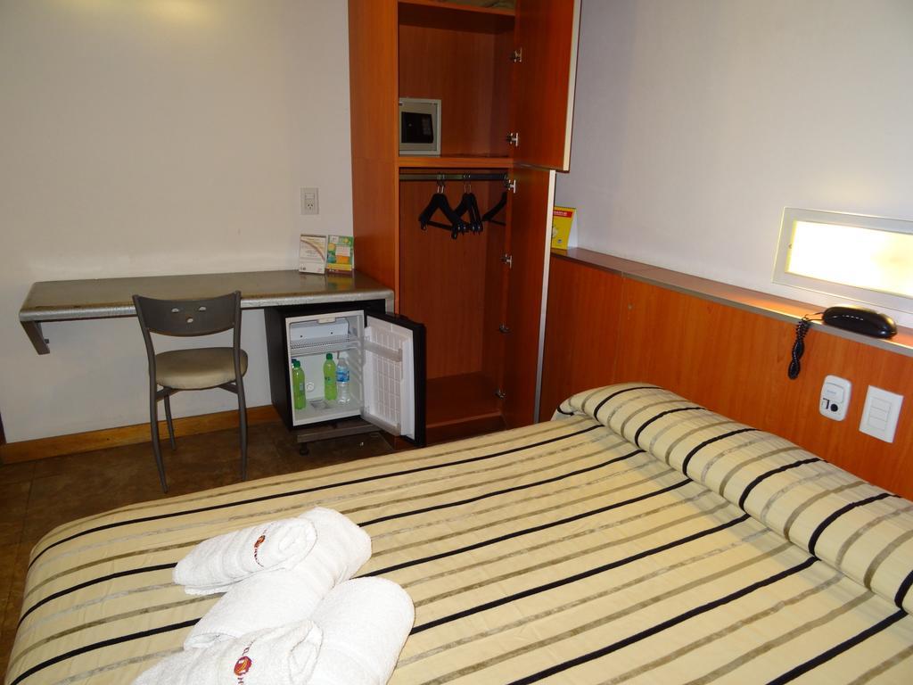 Hotel Necof Rosario Bilik gambar