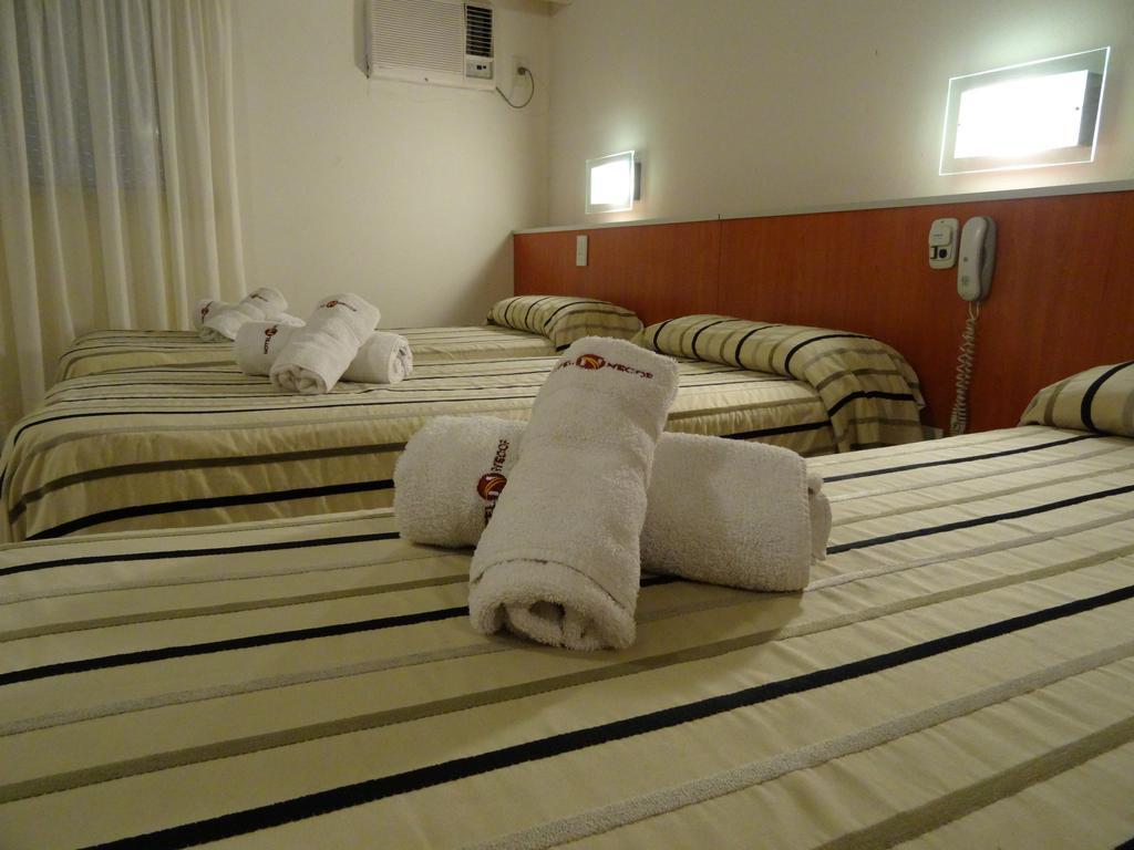 Hotel Necof Rosario Bilik gambar